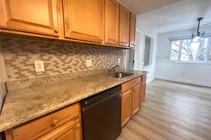 13314 Hollinger Ave, Fairfax, VA 22033 - Photo 9