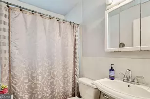 7725 Marthas Ln, Falls Church, VA 22043 - Photo 21