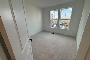 4841 Bauhaus Sq, Chantilly, VA 20151 - Photo 13