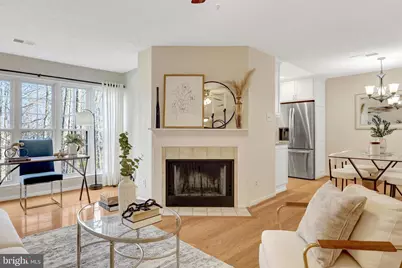 3802 Green Ridge Court #202, Fairfax, VA 22033 - Photo 5