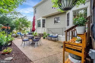 13100 Rockpointe Ct, Clifton, VA 20124 - Photo 9