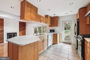 6154 Beachway Dr, Falls Church, VA 22041 - Photo 27