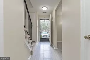 5934 Grisby House Ct, Centreville, VA 20120 - Photo 3