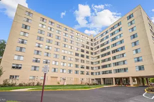 6631 Wakefield Dr, Alexandria, VA 22307 - Photo 3