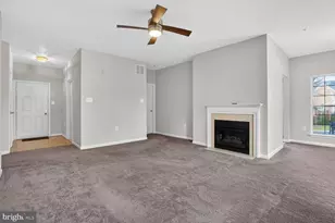 4138 Fountainside Ln, Fairfax, VA 22030 - Photo 3