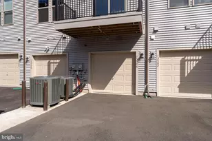 13504 Innovation Station Loop, Herndon, VA 20171 - Photo 5