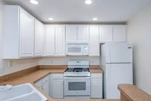 12755 Fair Crest Ct, Fairfax, VA 22033 - Photo 5