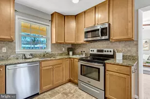 13128 Moss Ranch Ln, Fairfax, VA 22033 - Photo 17