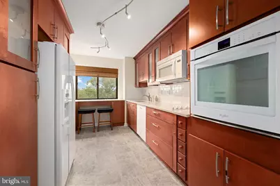 5904 Mount Eagle Drive #510, Alexandria, VA 22303 - Photo 11