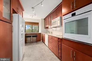 5904 Mt Eagle Dr, Alexandria, VA 22303 - Photo 11