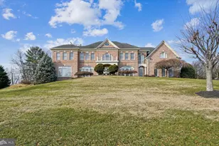 11046 Heathland Dr, Oakton, VA 22124 - Photo 1