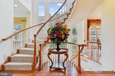 11046 Heathland Drive, Oakton, VA 22124 - Photo 9