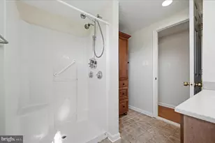 6511 Carriage Dr, Alexandria, VA 22310 - Photo 11