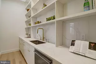 8302 Robey Ave, Annandale, VA 22003 - Photo 29