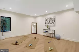 8302 Robey Ave, Annandale, VA 22003 - Photo 93