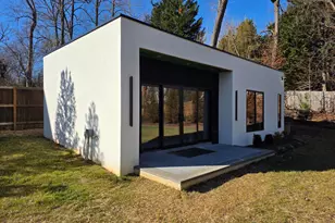 8302 Robey Ave, Annandale, VA 22003 - Photo 3