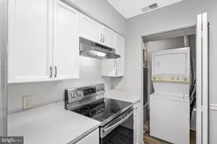 11142 Beaver Trail Ct, Reston, VA 20191 - Photo 9