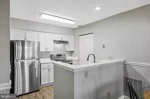 11142 Beaver Trail Ct, Reston, VA 20191 - Photo 7