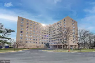 6621 Wakefield Dr, Alexandria, VA 22307 - Photo 3