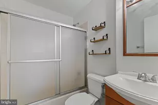 2012 Rollins Dr, Alexandria, VA 22307 - Photo 17