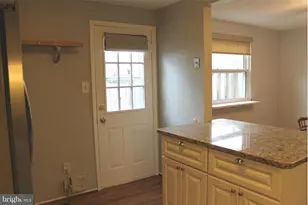 6821 Montivideo Square Ct, Falls Church, VA 22043 - Photo 5