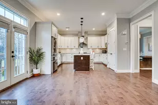 8733 Pohick Rd, Springfield, VA 22153 - Photo 11