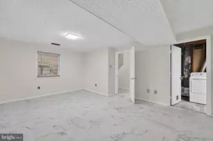 13719 McGill Dr, Chantilly, VA 20151 - Photo 41