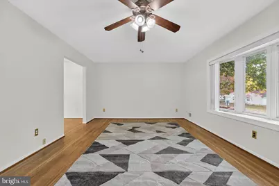 13719 McGill Drive, Chantilly, VA 20151 - Photo 17