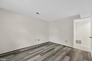 13719 McGill Dr, Chantilly, VA 20151 - Photo 13