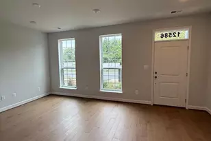 12586 Ovation Dr, Fairfax, VA 22033 - Photo 3