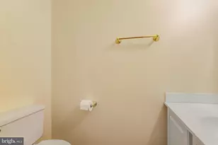 8003 Bethelen Woods Ln, Springfield, VA 22153 - Photo 21