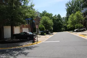 8316 Dockray Ct, Lorton, VA 22079 - Photo 3