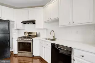 2342 Huntington Station Ct, Alexandria, VA 22303 - Photo 3