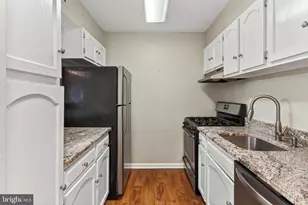 5833 Cove Landing Rd, Burke, VA 22015 - Photo 9