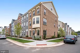 5250 Ridgeview Retreat Dr, Chantilly, VA 20151 - Photo 1