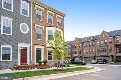 5250 Ridgeview Retreat Drive, Chantilly, VA 20151 - Photo 1