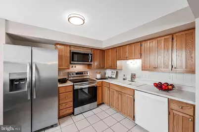 9920 Oakdale Woods Court, Vienna, VA 22181 - Photo 5