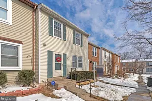 9920 Oakdale Woods Ct, Vienna, VA 22181 - Photo 3