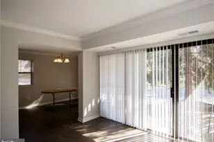 2030 Royal Fern Ct, Reston, VA 20191 - Photo 3