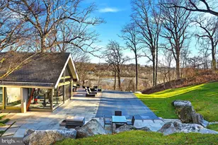 1100 Crest Ln, McLean, VA 22101 - Photo 9