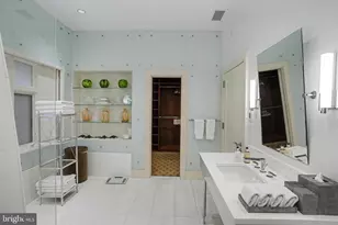 1100 Crest Ln, McLean, VA 22101 - Photo 45