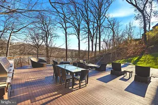 1100 Crest Ln, McLean, VA 22101 - Photo 11