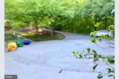 1100 Crest Lane, McLean, VA 22101 - Photo 5