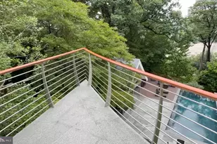 1100 Crest Ln, McLean, VA 22101 - Photo 35