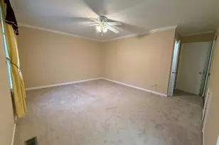 6921 Lafayette Park Dr, Annandale, VA 22003 - Photo 3