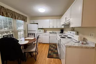 6921 Lafayette Park Dr, Annandale, VA 22003 - Photo 9