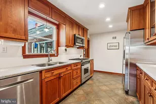 6448 Sleepy Ridge Rd, Falls Church, VA 22042 - Photo 9