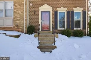 14187 Royal Oak Ln, Centreville, VA 20120 - Photo 3