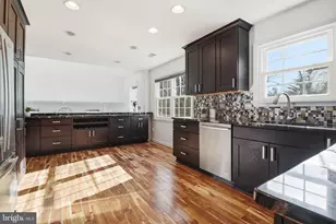 5207 Ruffner Woods Ct, Burke, VA 22015 - Photo 9