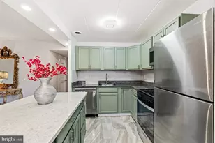 2648 Redcoat Dr, Alexandria, VA 22303 - Photo 3